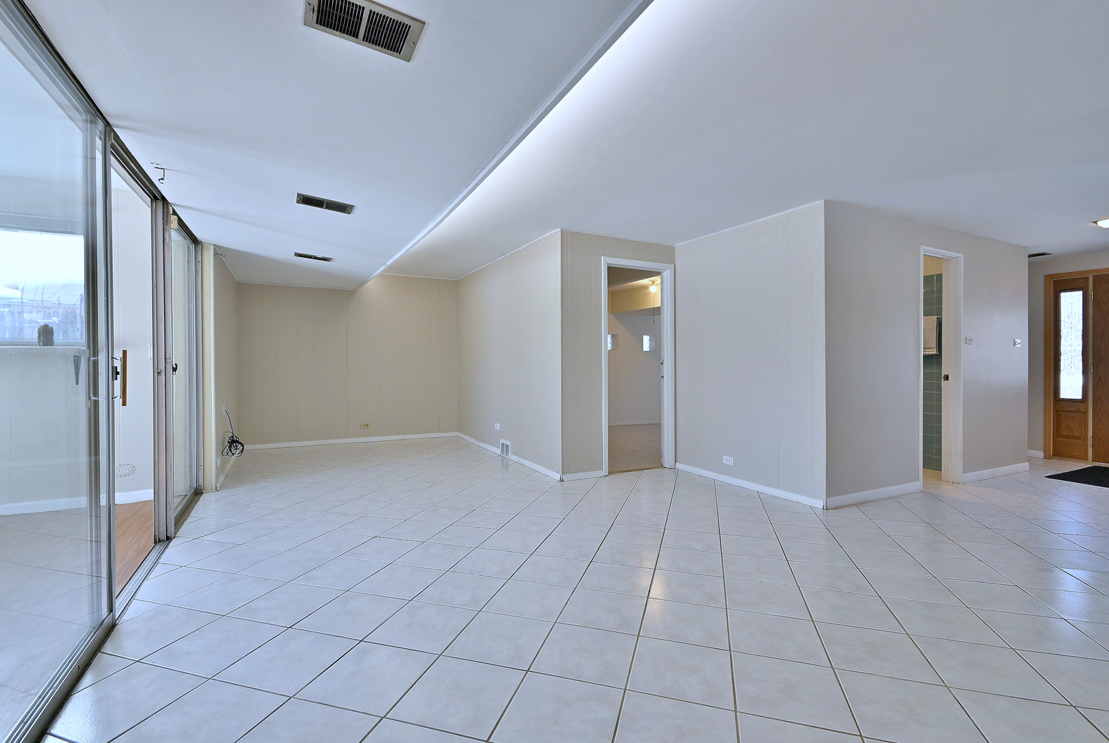 521 Michael Manor Glenview, IL 60025 - Photo 29 of 52 a view of an empty room