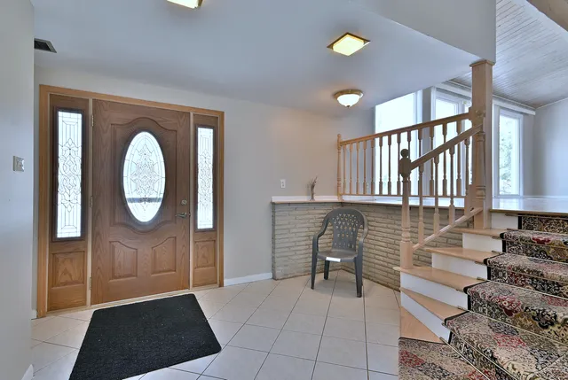 $550,000 | 521 Michael Manor, Glenview, IL 60025