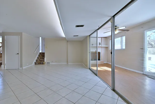 $550,000 | 521 Michael Manor, Glenview, IL 60025