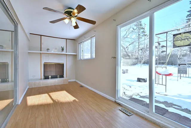 $550,000 | 521 Michael Manor, Glenview, IL 60025