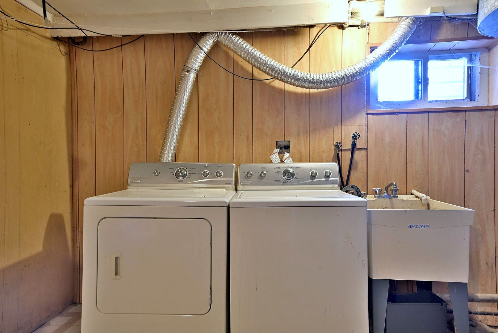 521 Michael Manor Glenview, IL 60025 - Photo 39 of 52 a utility room with dryer and washer