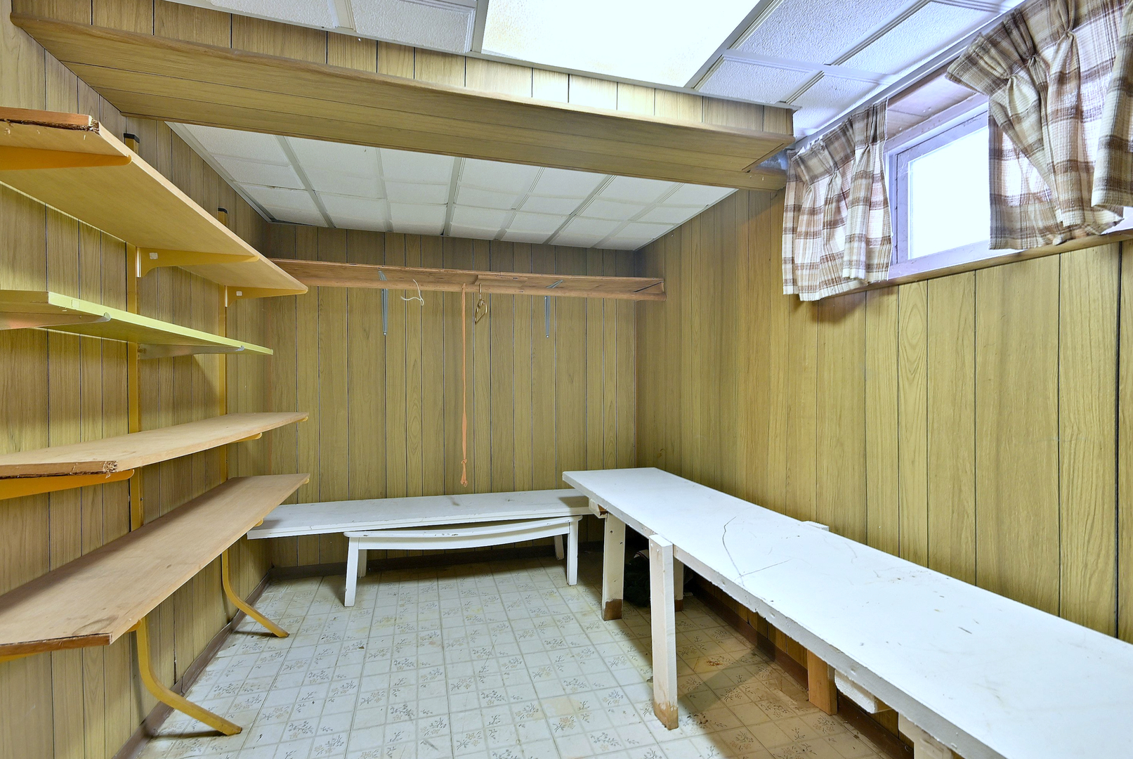 521 Michael Manor Glenview, IL 60025 - Photo 40 of 52 a view of a balcony with racks