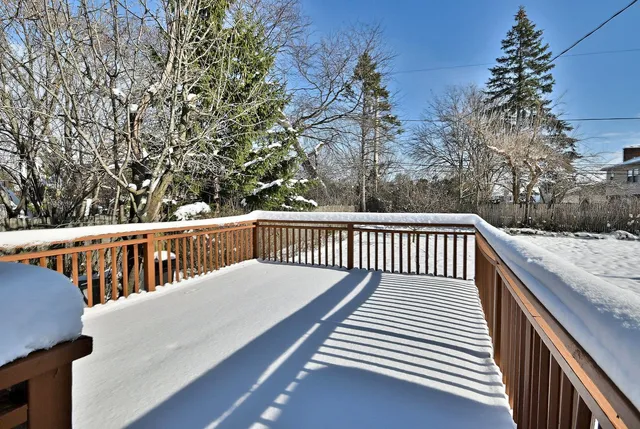 $550,000 | 521 Michael Manor, Glenview, IL 60025