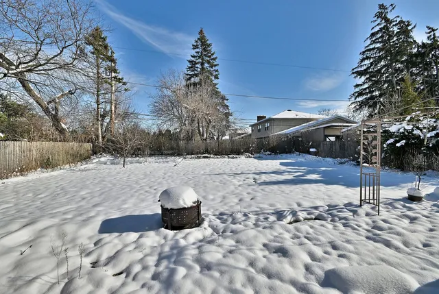 $550,000 | 521 Michael Manor, Glenview, IL 60025