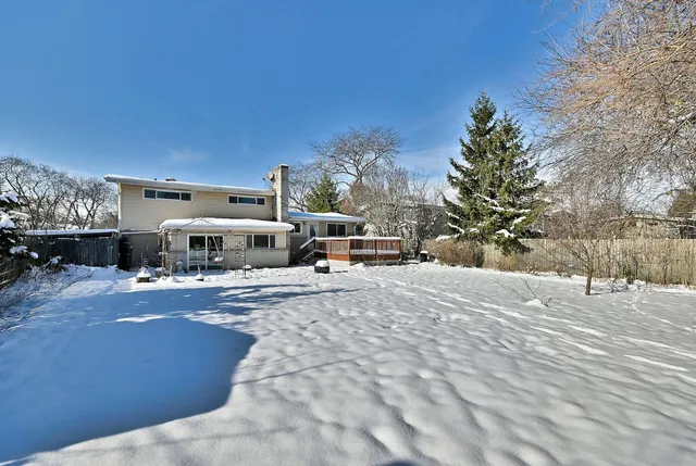 $550,000 | 521 Michael Manor, Glenview, IL 60025