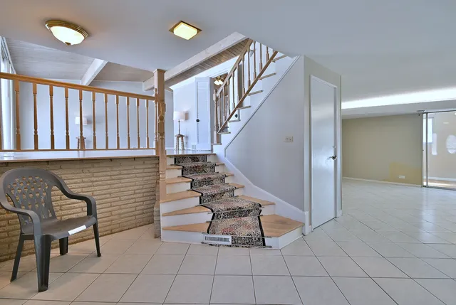 $550,000 | 521 Michael Manor, Glenview, IL 60025