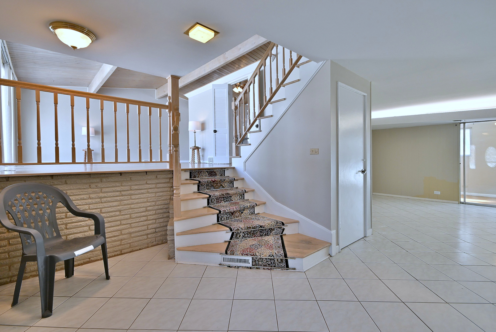 521 Michael Manor Glenview, IL 60025 - Photo 5 of 52 a view of entryway with stairs and furniture