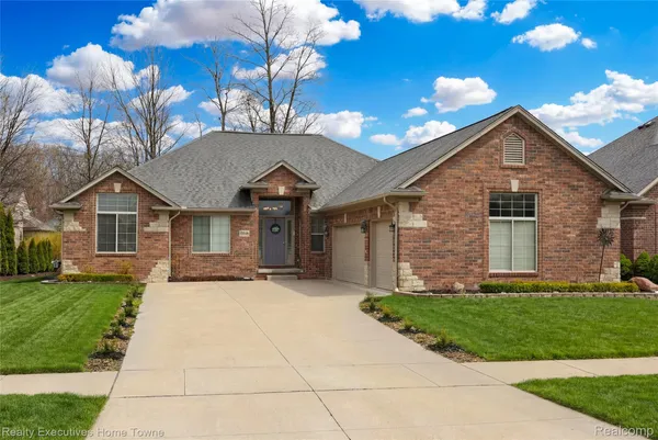 $513,750 | 50486 Torrey Pines Drive, Macomb, MI 48042