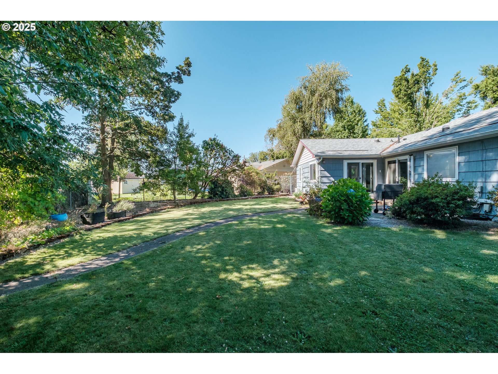 3614 31st Avenue Northeast Salem, OR 97301 - Photo 38 of 45