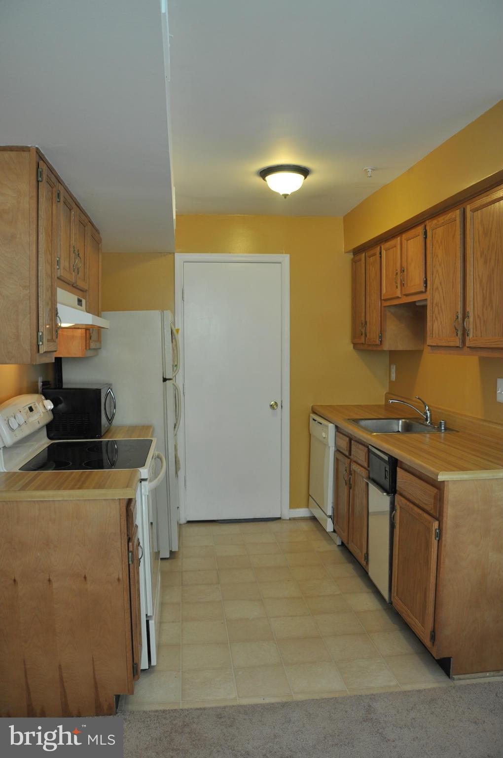14905 Cleese Court, Unit A Silver Spring, MD 20906 - Photo 7 of 17 Kitchen