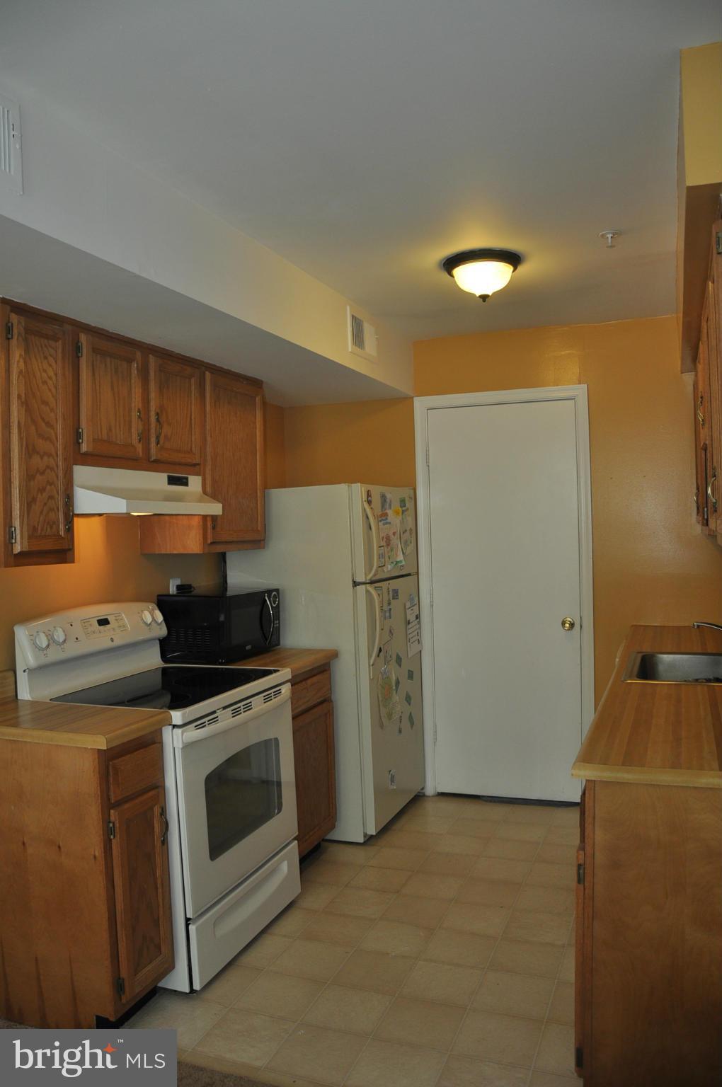 14905 Cleese Court, Unit A Silver Spring, MD 20906 - Photo 8 of 17 Kitchen