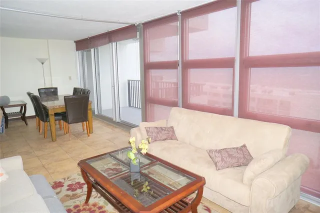 $3,500 | 525 North Ocean Boulevard, Unit 1025, Pompano Beach, FL 33062