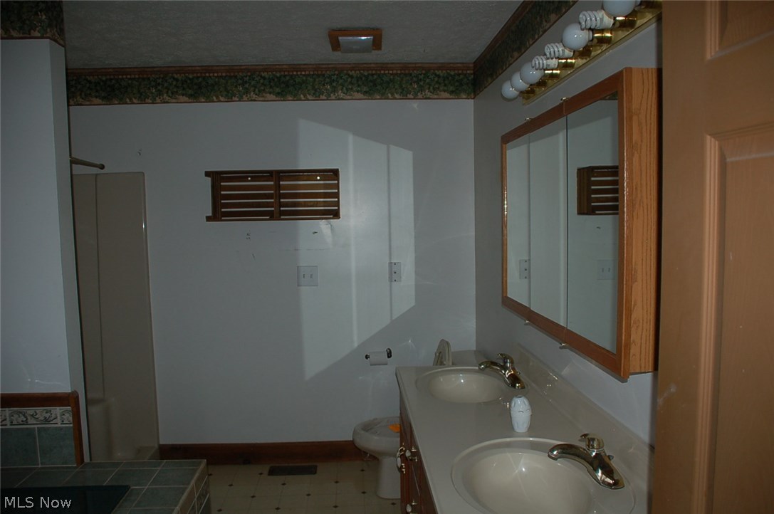 11088 Chamberlain Road Mantua, OH 44255 - Photo 15 of 21 Gallery Image 15