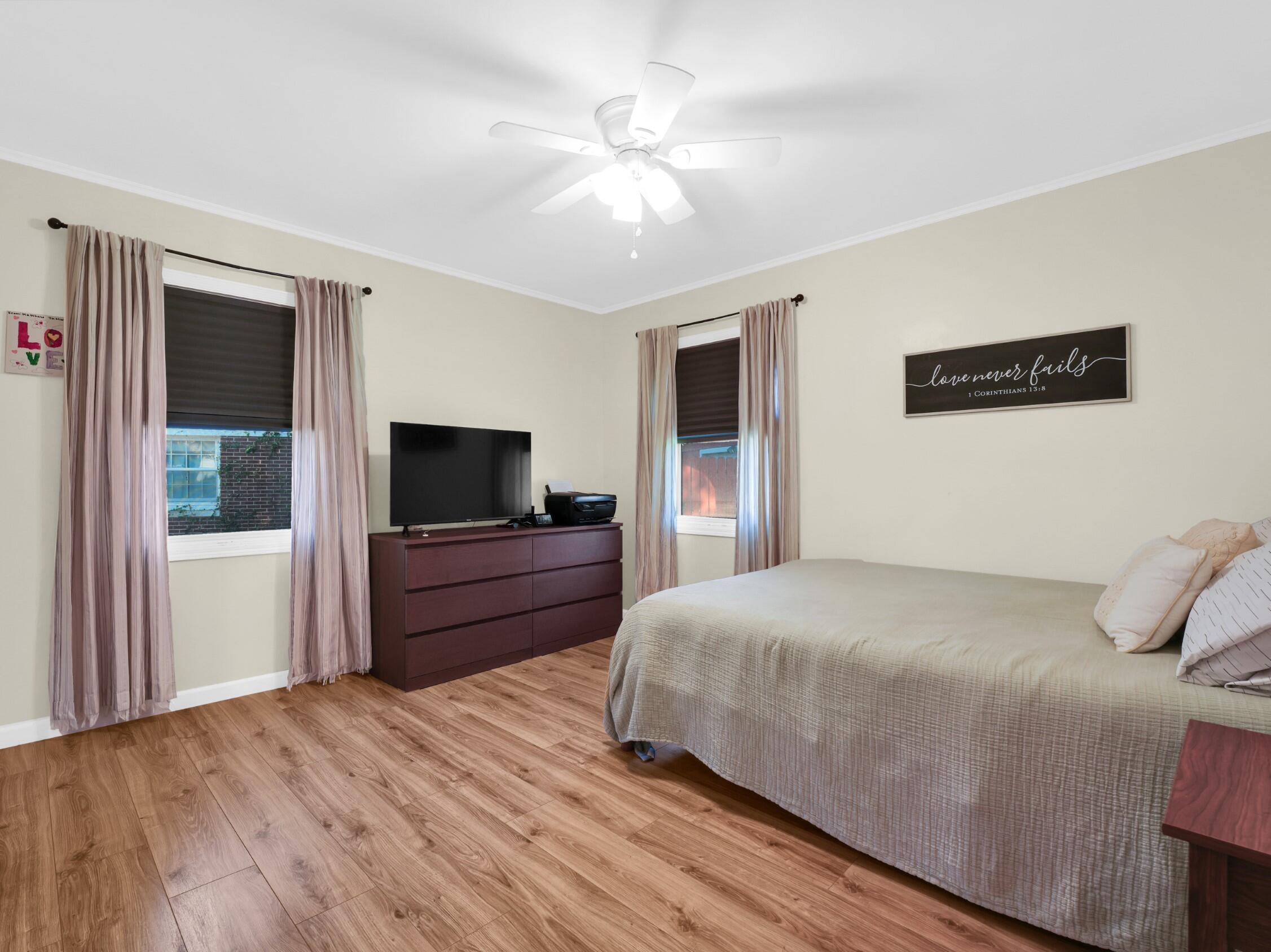 3211 Lakeview Circle Racine, WI 53402 - Photo 12 of 25 Photo (9)