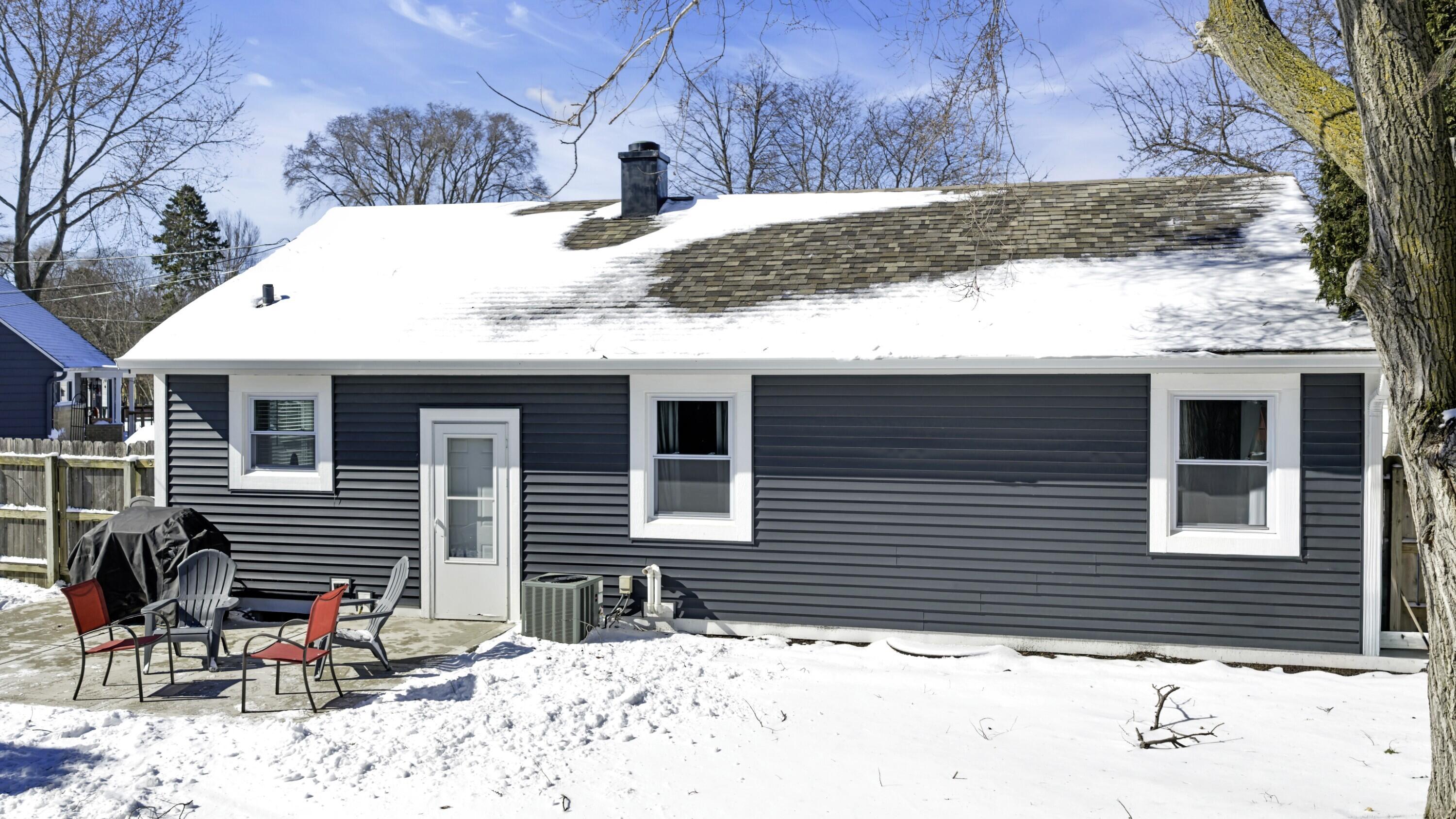 3211 Lakeview Circle Racine, WI 53402 - Photo 24 of 25 Photo-6