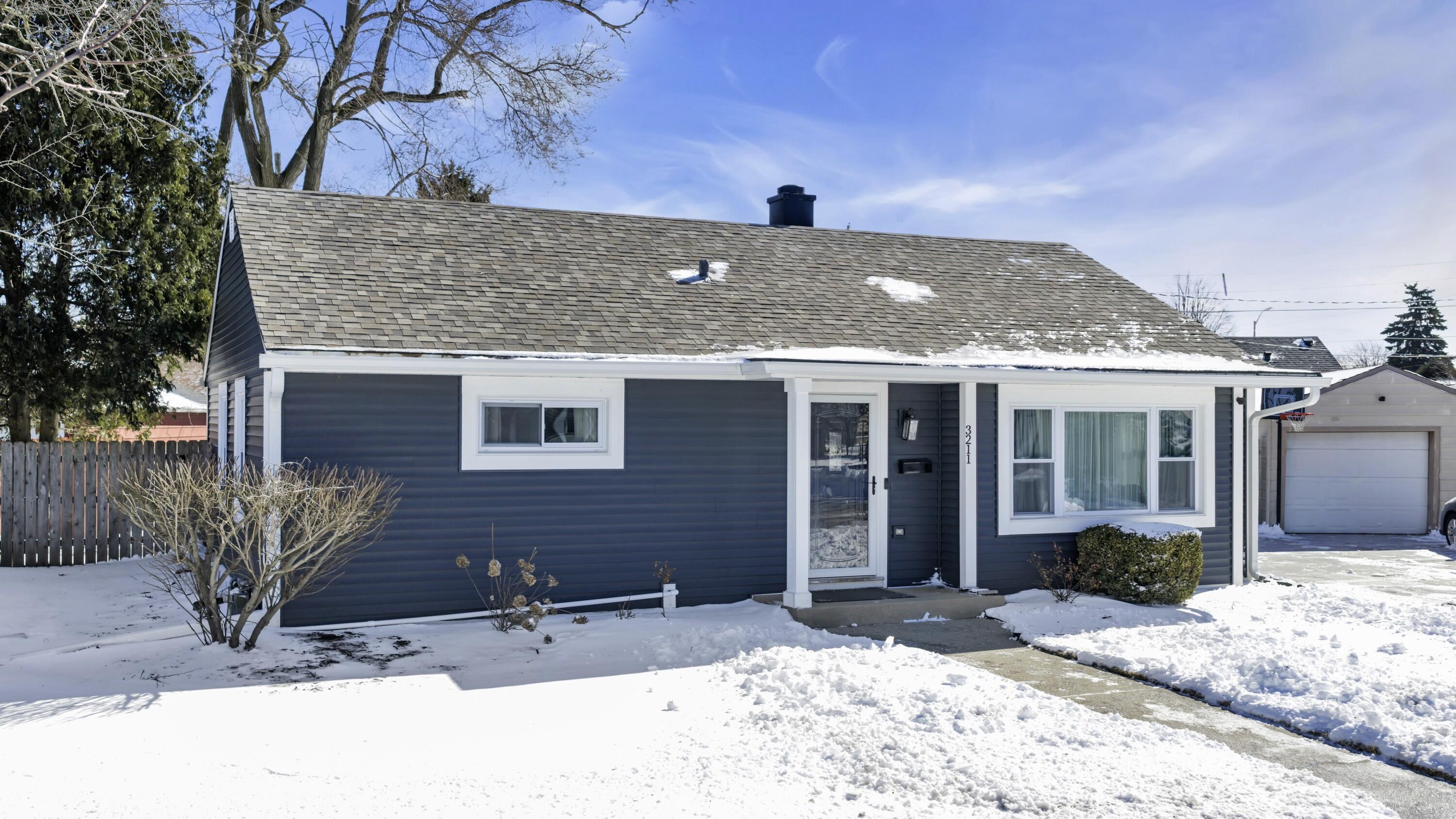 3211 Lakeview Circle Racine, WI 53402 - Photo 25 of 25 Photo