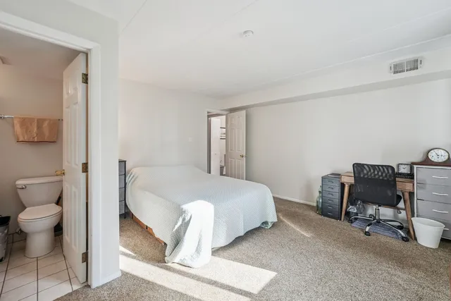 $169,900 | 4955 134th Place, Unit 1B, Crestwood, IL 60418