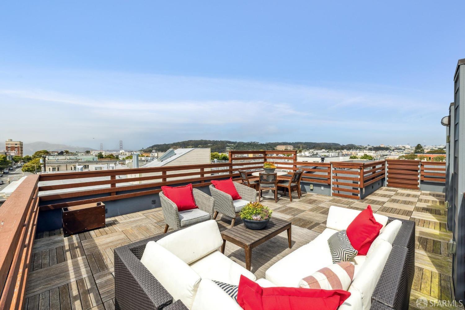340 25th Avenue San Francisco, CA 94121 - Photo 43 of 73 a view of city from balcony with seating space
