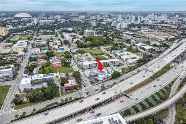 $1,600 | 365 Northwest 8th Street, Unit 208, Miami, FL 33136