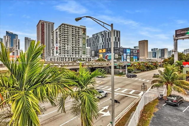 $1,600 | 365 Northwest 8th Street, Unit 208, Miami, FL 33136