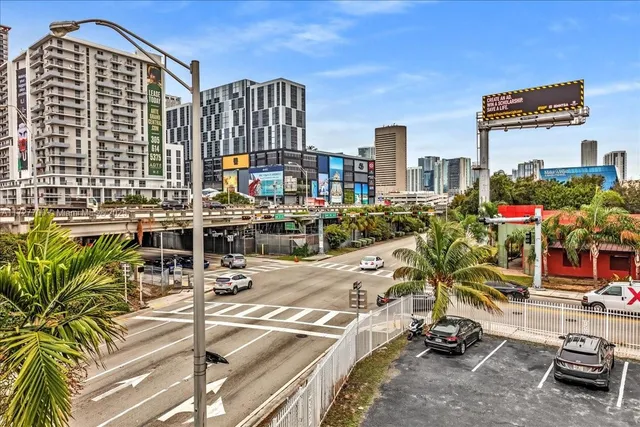 $1,600 | 365 Northwest 8th Street, Unit 208, Miami, FL 33136