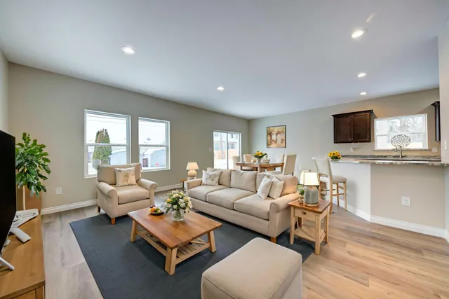 $347,999 | 1125 Brandt Street, Garden City, MI 48135