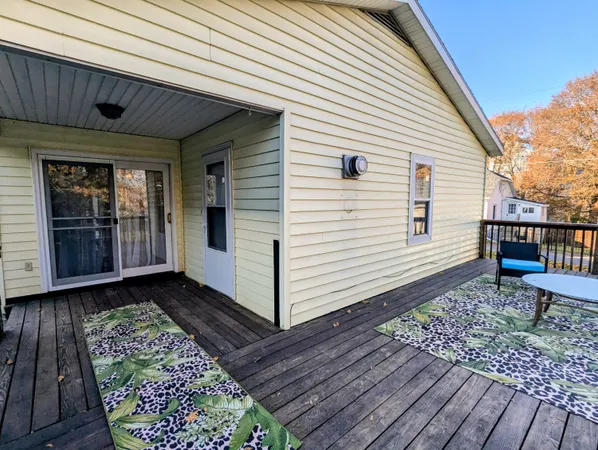 $279,900 | 27 West Wood Street, Newaygo, MI 49337