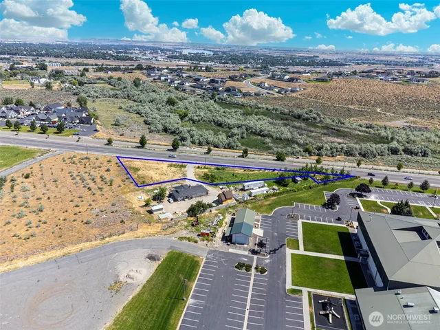 an aerial view of tennis court