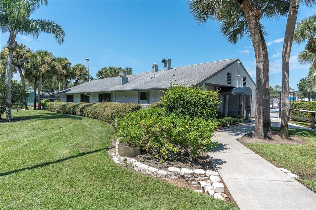 1207 Pine Ridge Circle West, Unit H2 Tarpon Springs, FL 34688 - Photo 24 of 34