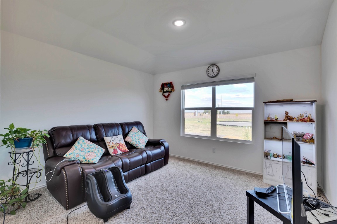 124 Canley Loop Hutto, TX 78634 - Photo 10 of 19 Upstairs living area.