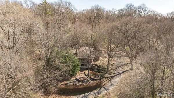 $1 | 8908 Fair Oaks Drive, Fairview Heights, IL 62208