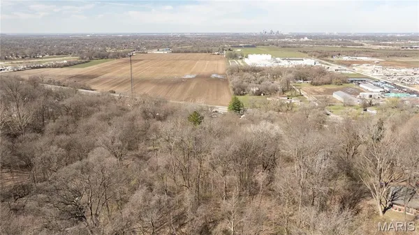 $1 | 8908 Fair Oaks Drive, Fairview Heights, IL 62208