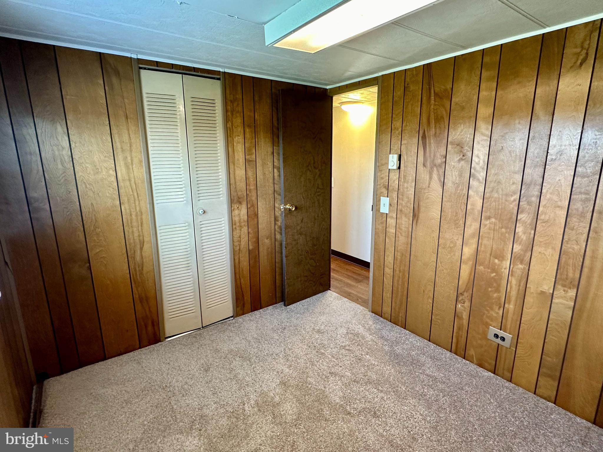 11449 A Alton Road Frederick, MD 21701 - Photo 12 of 25 a view of a closet in a balcony