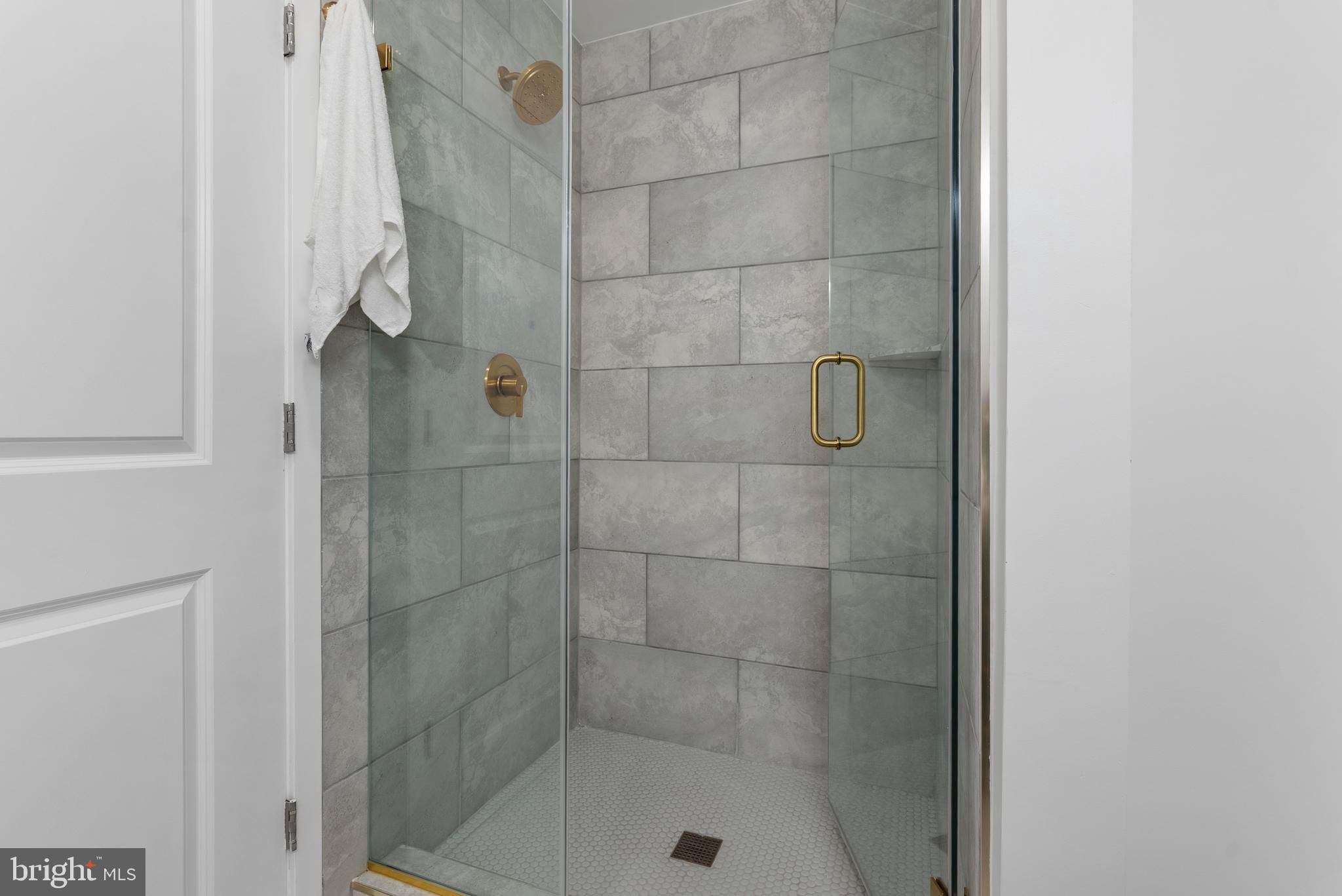 2619 Merrymans Mill Road Phoenix, MD 21131 - Photo 35 of 54 Main Level Jack & Jill Full Bath