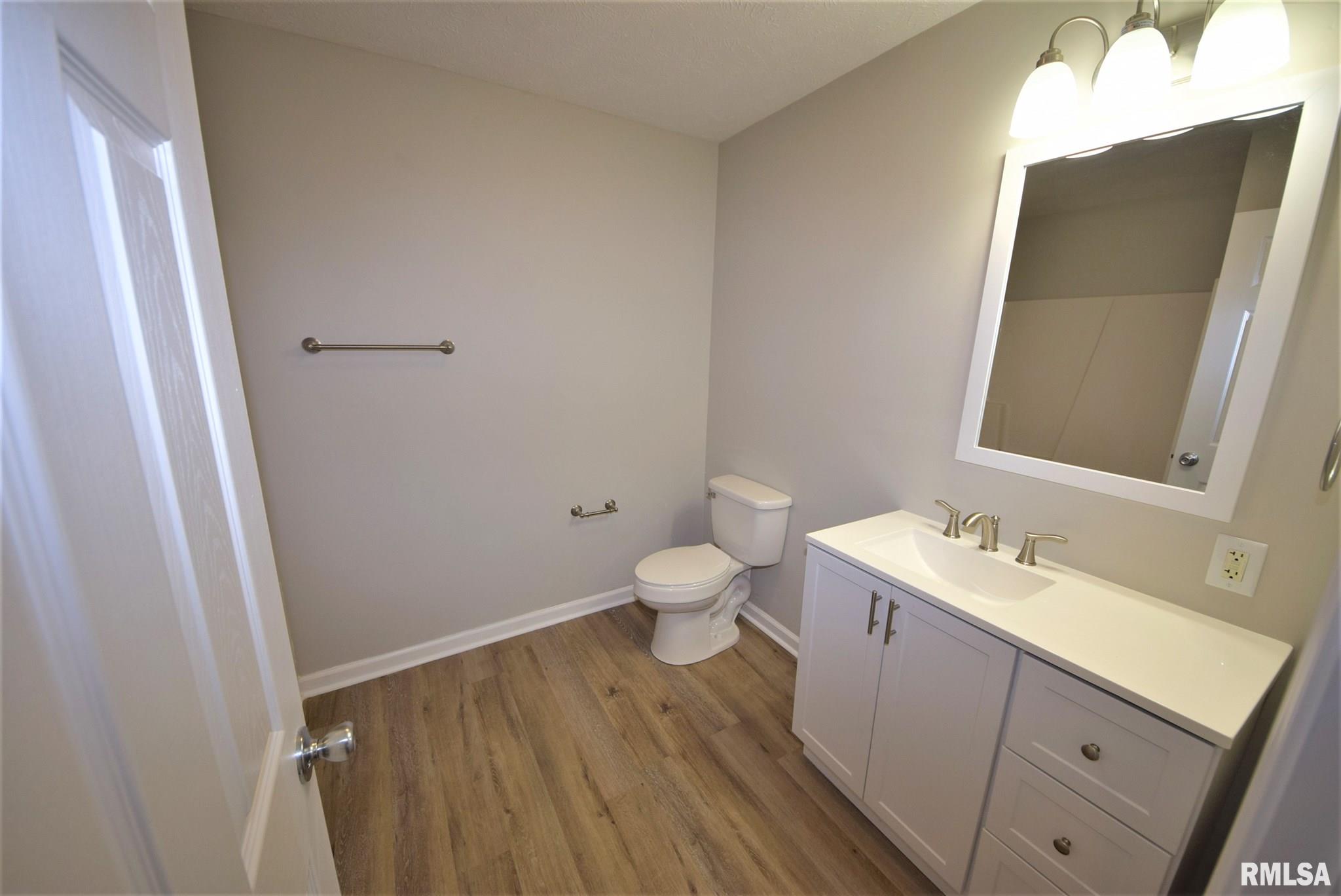 2233 East Watch Avenue Springfield, IL 62702 - Photo 8 of 16