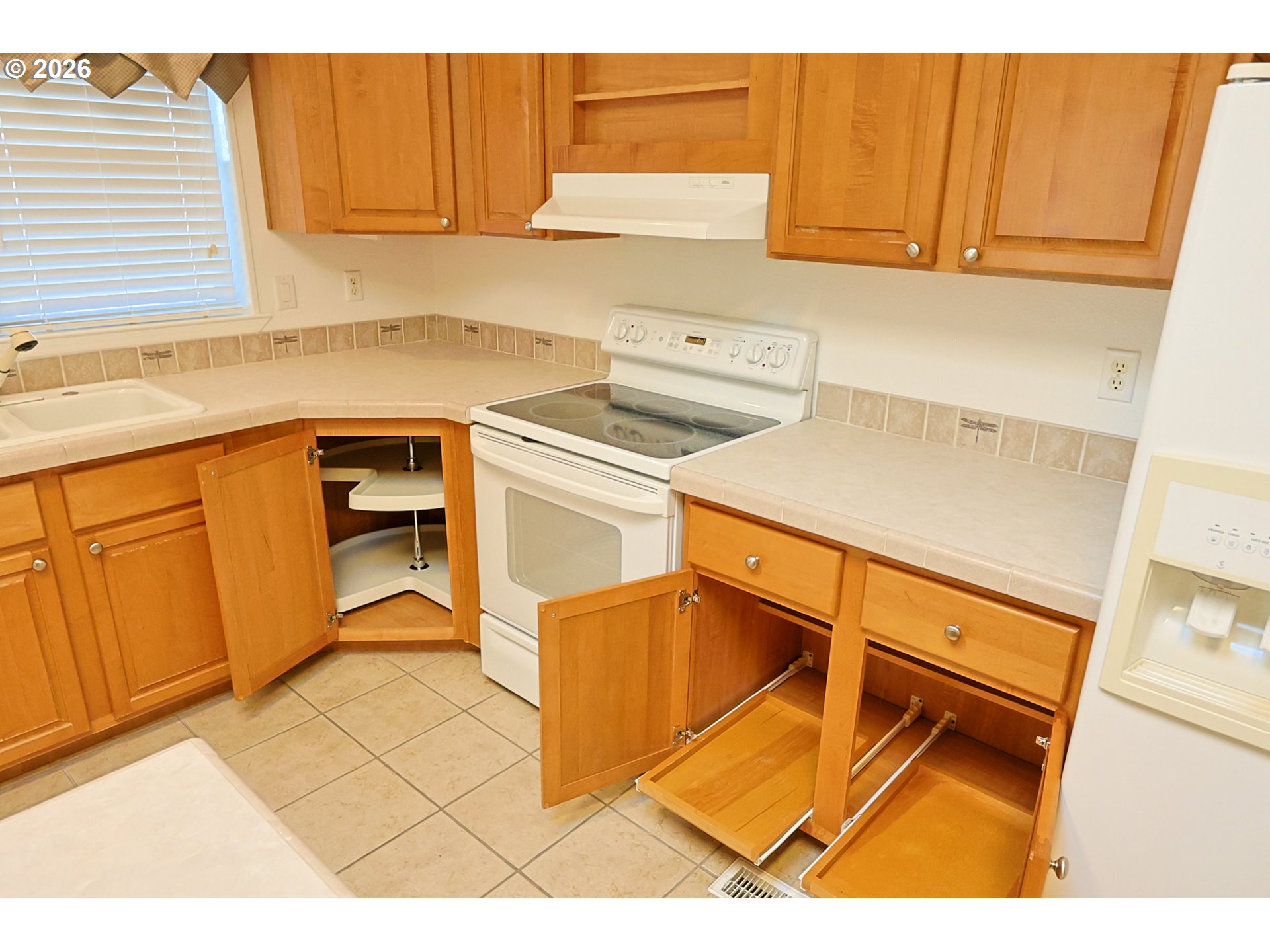 752 Denise Place Coos Bay, OR 97420 - Photo 7 of 48