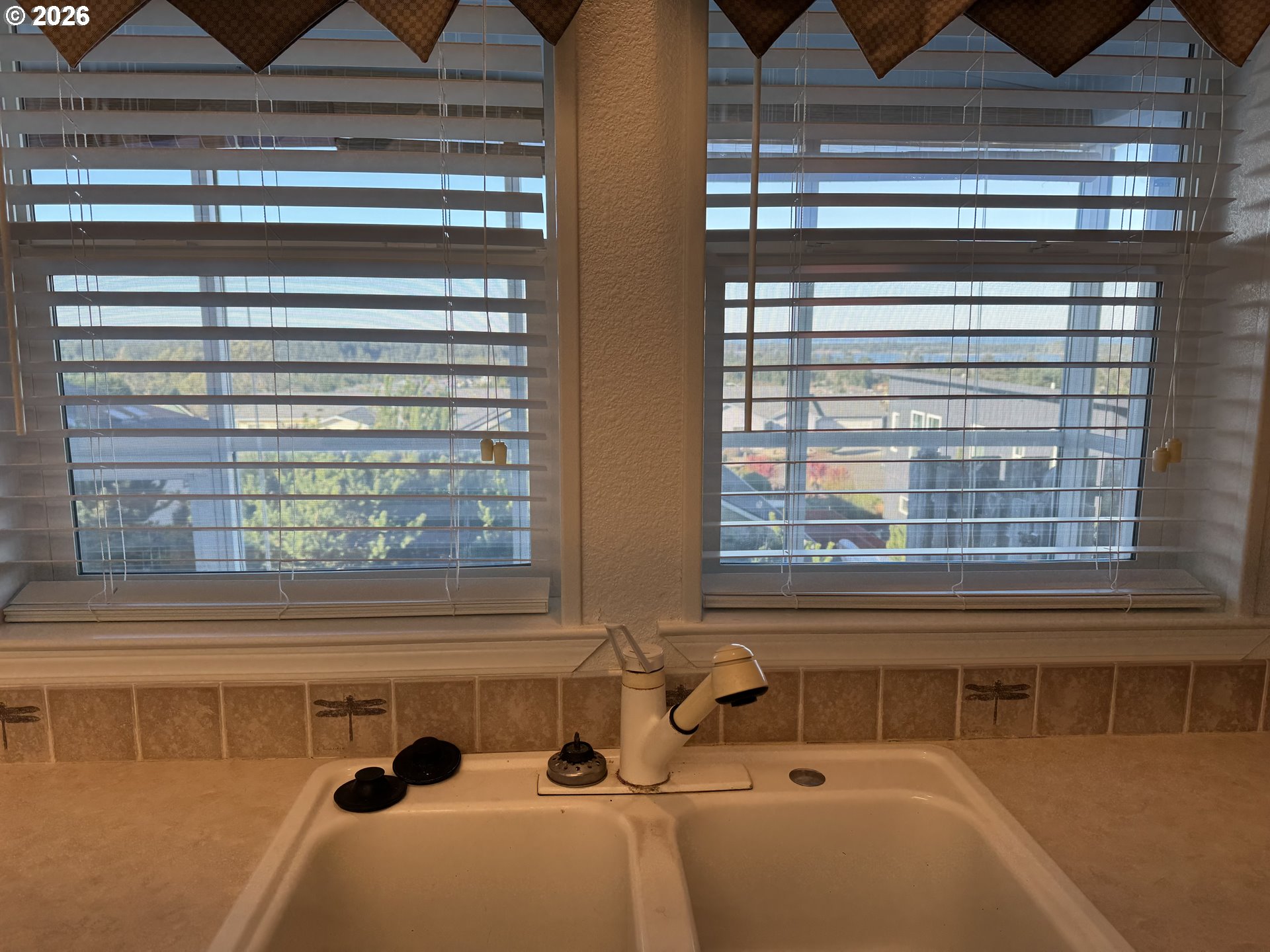 752 Denise Place Coos Bay, OR 97420 - Photo 10 of 48