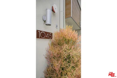 $6,600 | 1045 Manzanita Street, Los Angeles, CA 90029