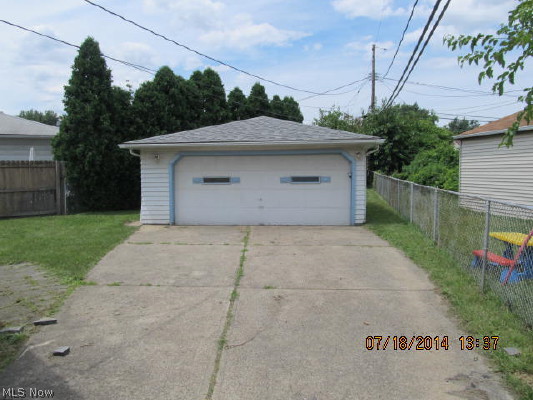 360 Skyview Road Old Brooklyn, OH 44109 - Photo 2 of 10