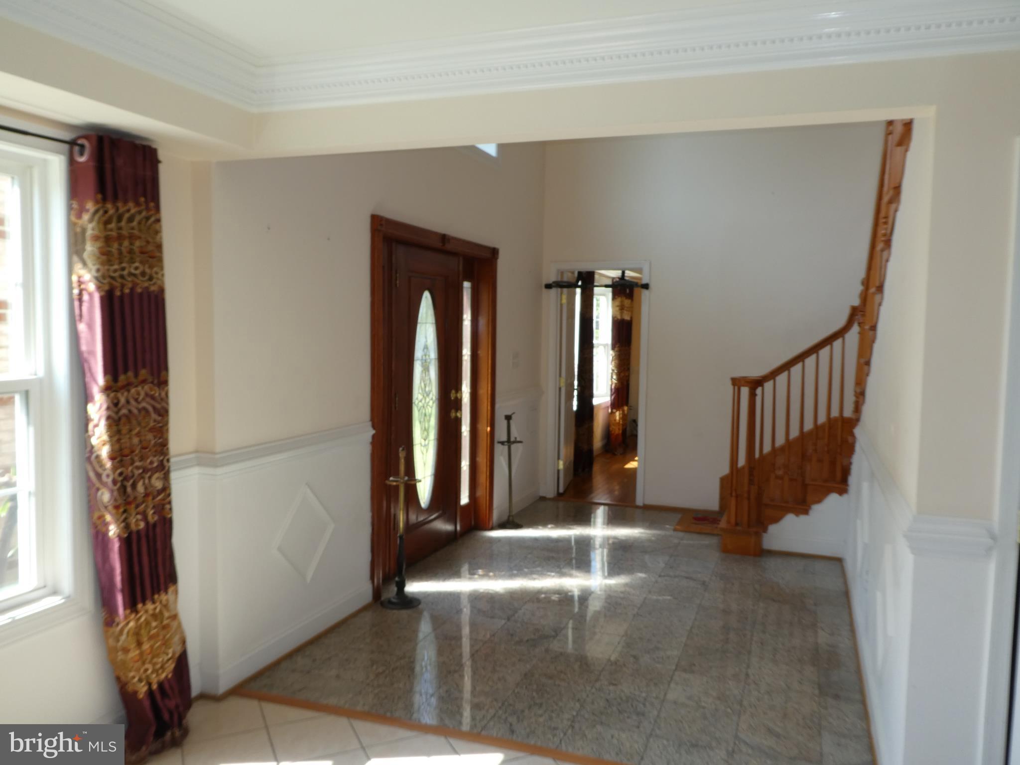 7201 Giles Place Springfield, VA 22150 - Photo 3 of 26 Interior (General)