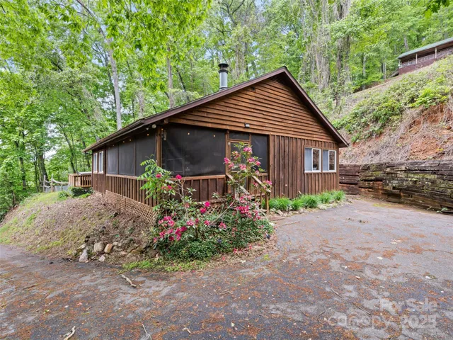 $299,000 | 237 Biltmore Circle, Bryson City, NC 28713