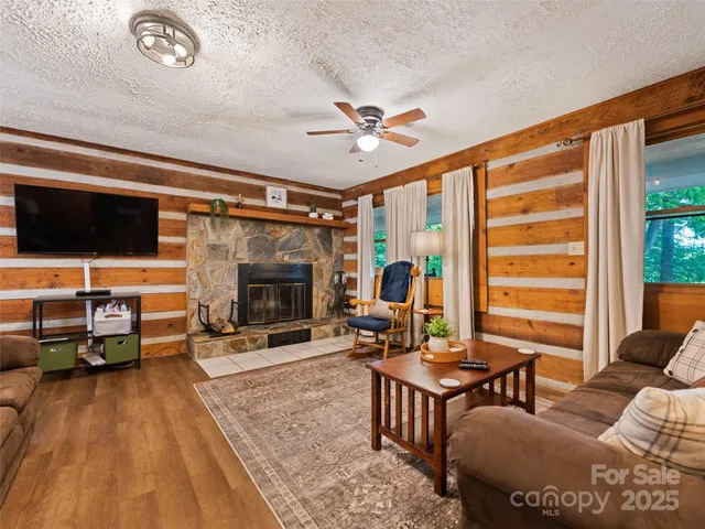 $299,000 | 237 Biltmore Circle, Bryson City, NC 28713