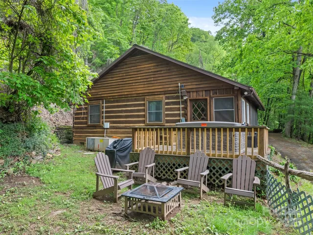 $299,000 | 237 Biltmore Circle, Bryson City, NC 28713