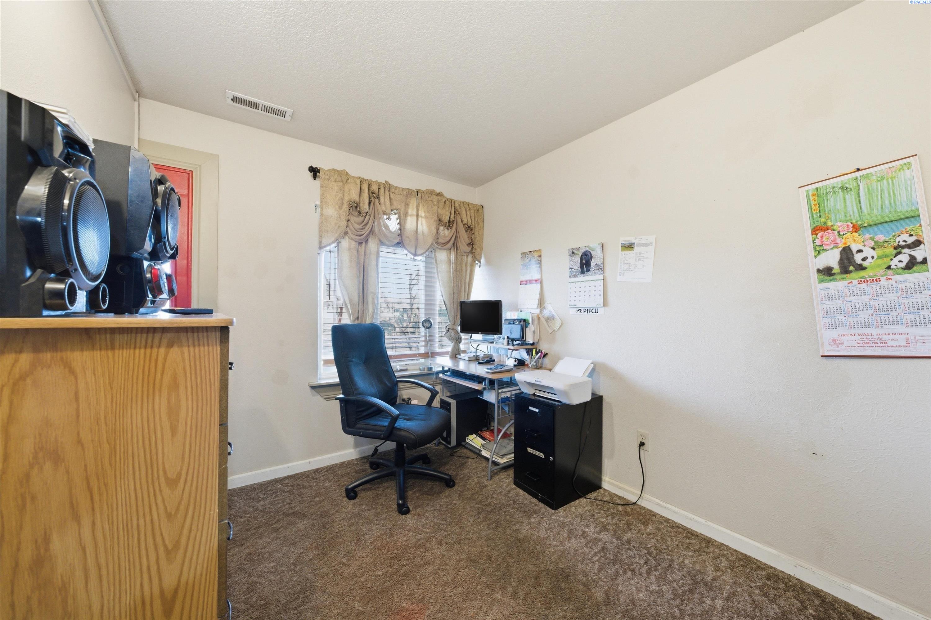 237 Reeds Road Touchet, WA 99360 - Photo 12 of 49 Gallery Image 12