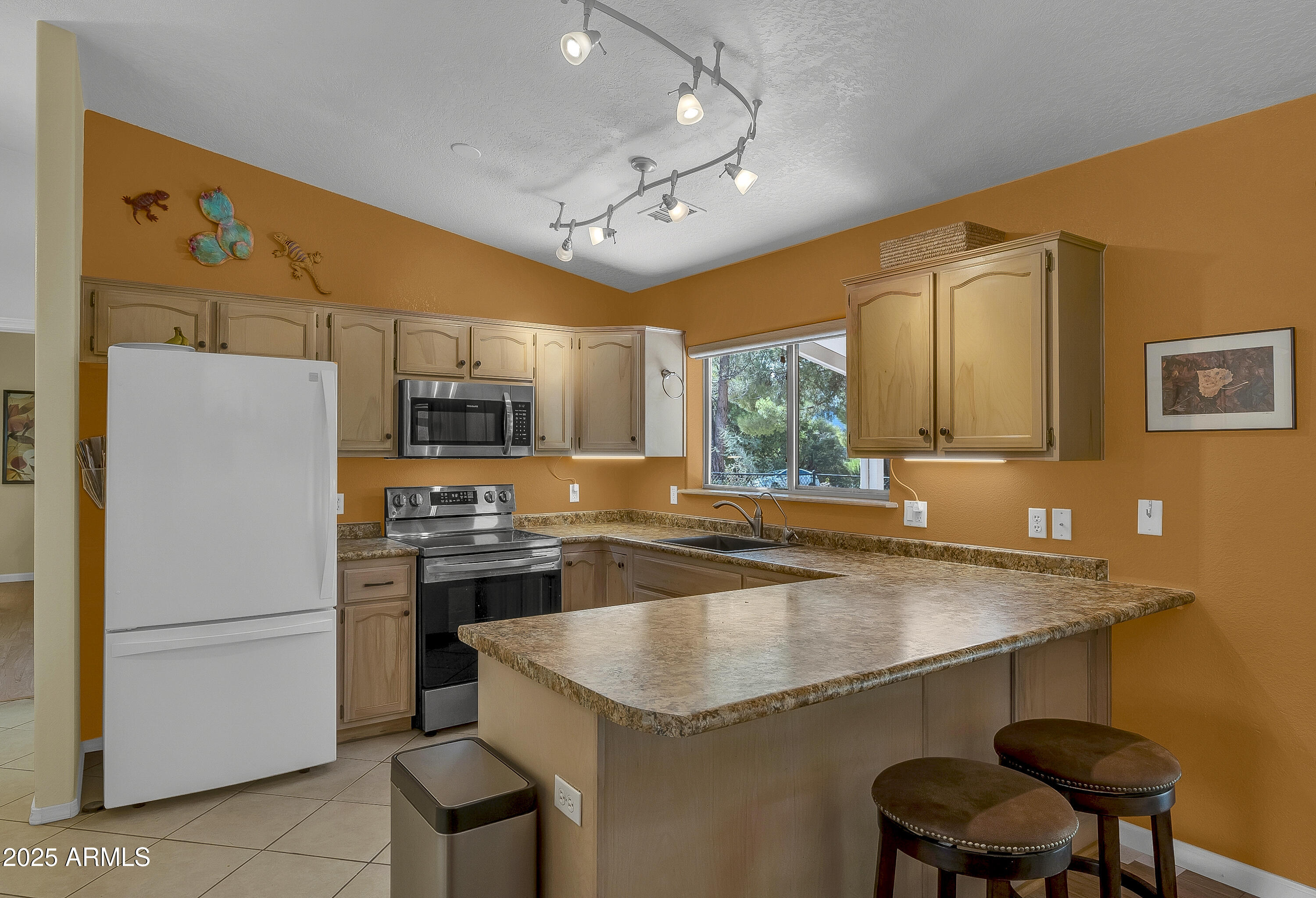 20 Creek Rock Road Sedona, AZ 86351 - Photo 10 of 43 Kitchen