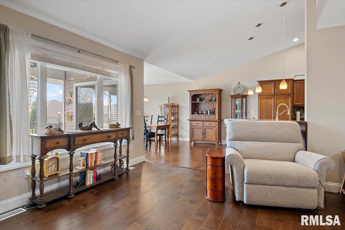 4090 Highbury Drive Springfield, IL 62711 - Photo 9 of 42