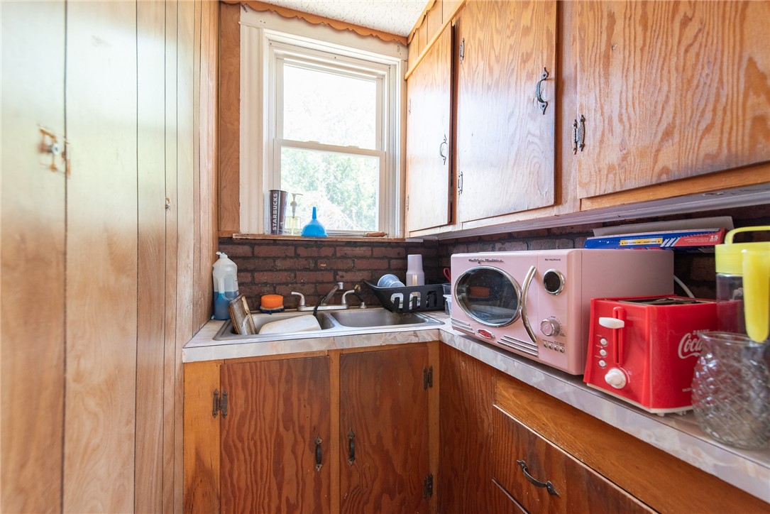 8 Short Street Cumberland, RI 02864 - Photo 7 of 23
