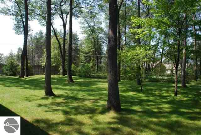 816 Westminster Road Traverse City, MI 49686 - Photo 14 of 15 1707516-13.JPG