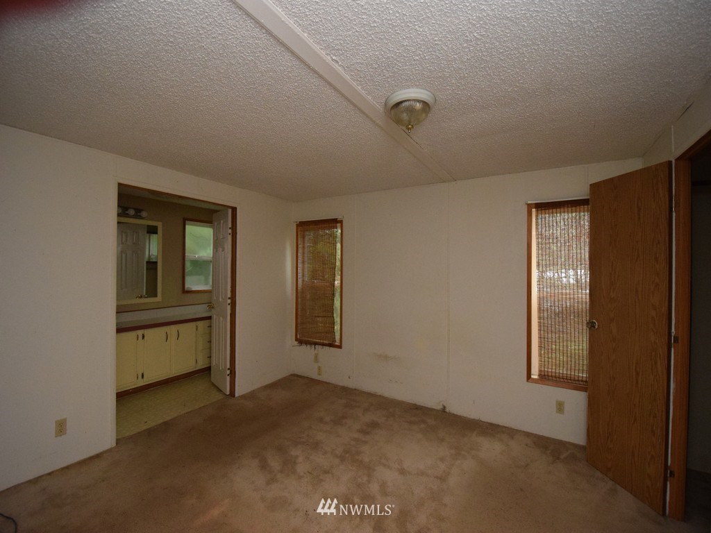 4400 Sunnyslope Road Southwest Port Orchard, WA 98367 - Photo 12 of 25 Gallery Image 12