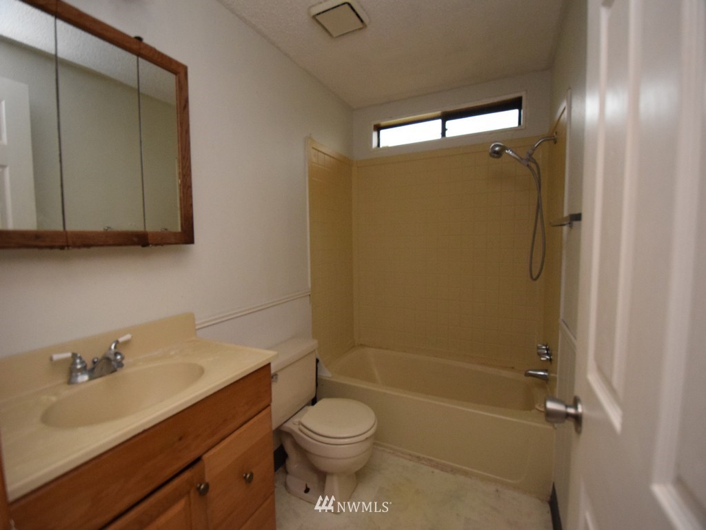 4400 Sunnyslope Road Southwest Port Orchard, WA 98367 - Photo 21 of 25 Gallery Image 21